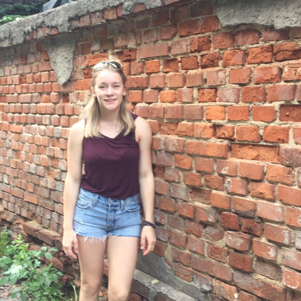 Meet your Posher, Laura